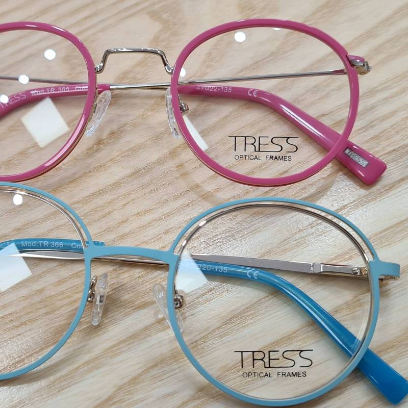 Okulary z różową i niebieską oprawką